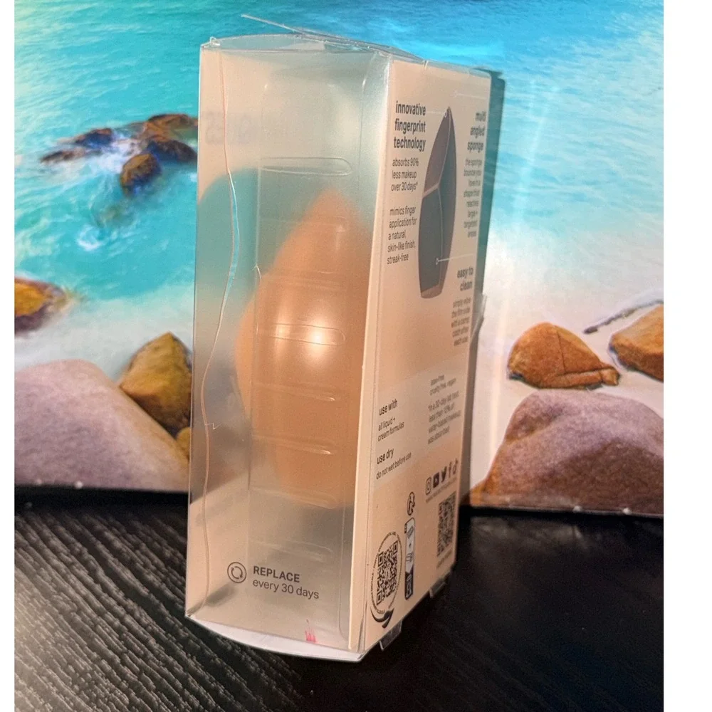 Real Techniques Makeup Saver Sponge Fingerprint Tech Latex Free Tan NIB